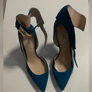 Women’s Guess High Heels‎ with Gold Buckle